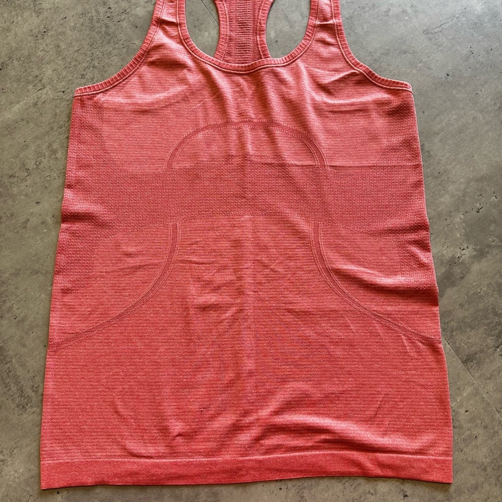 Lululemon Women’s Racerback Tank Top Pink Seamless Athletic Yoga Gym Top - Picture 3 of 5